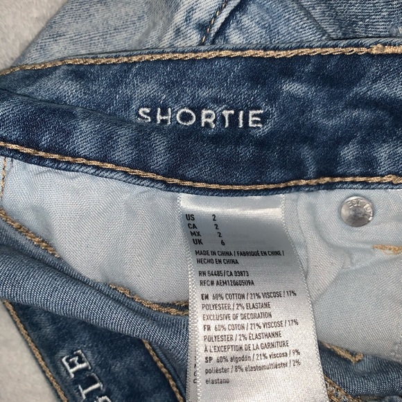 AE Shorts - Picture 3 of 4